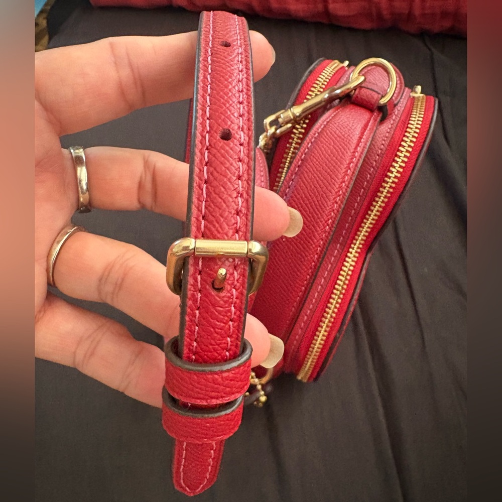 EUC Coach Heart Purse - Picture 11 of 12